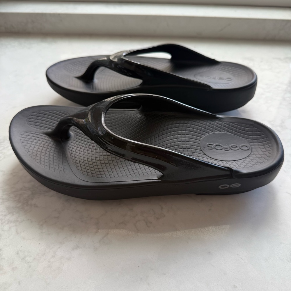 OOFOS Women's OOLALA Sandals Black Size 8 EUC - Picture 4 of 9